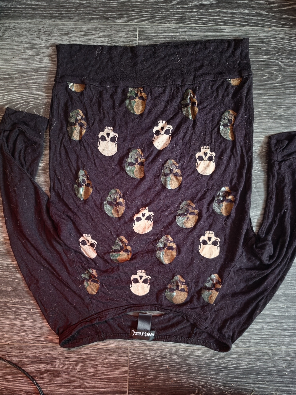 Wet Seal Black Long Sleeve Top with Gold and Silver Skull Print